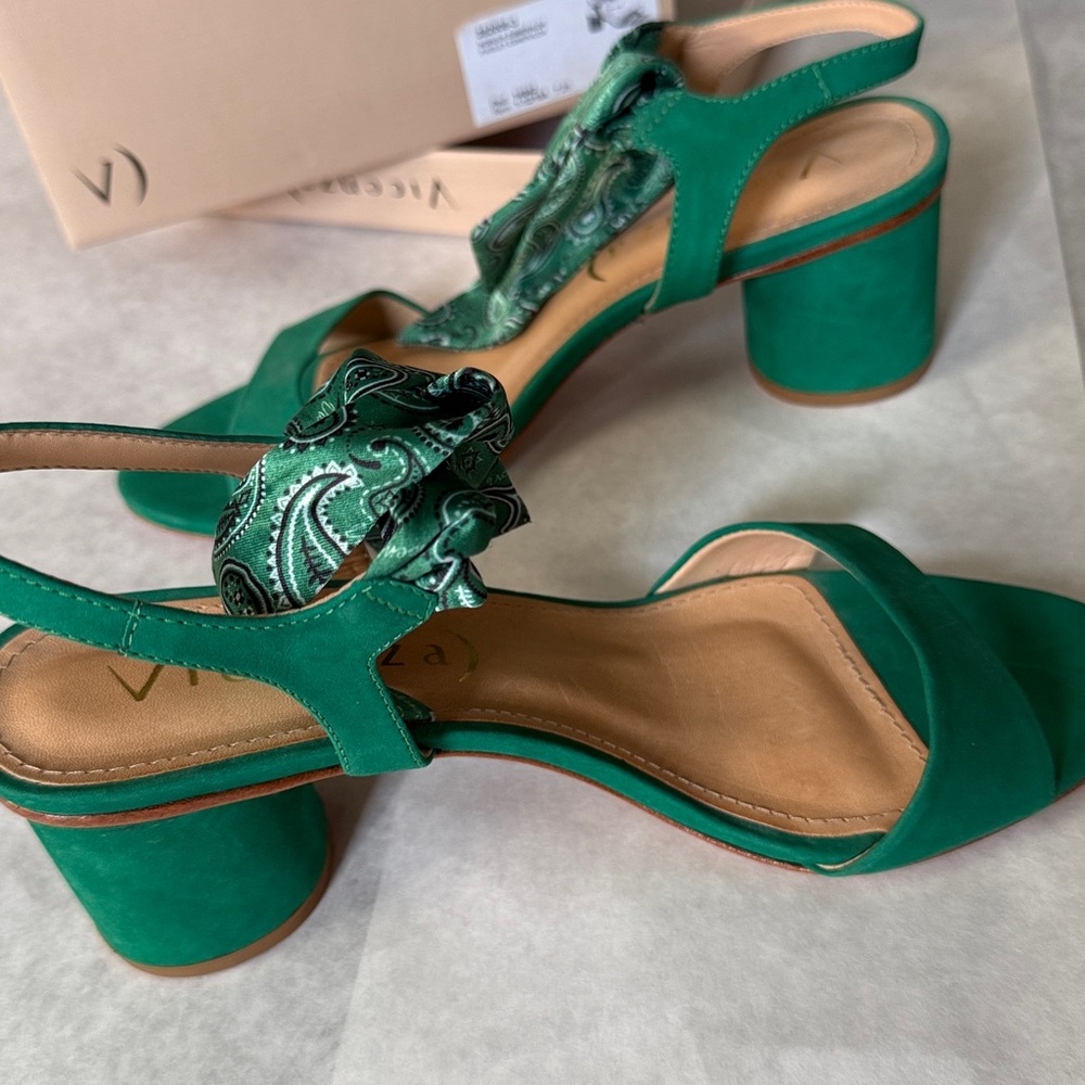 New in Box with dust bag Vicenza Kelly bandana bow heel shoes - Anthropologie - Picture 7 of 9